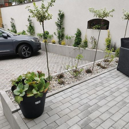 Kamienica Apartman Uniejow Kültér fotó