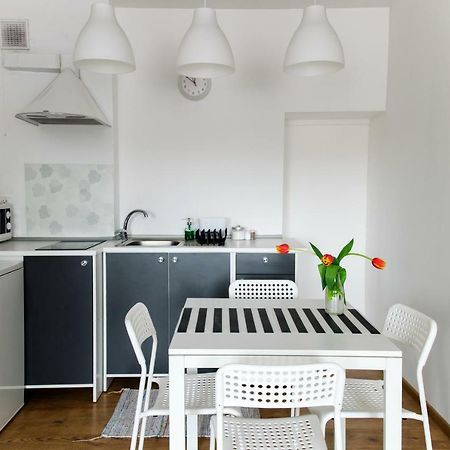 Kamienica Apartman Uniejow Kültér fotó