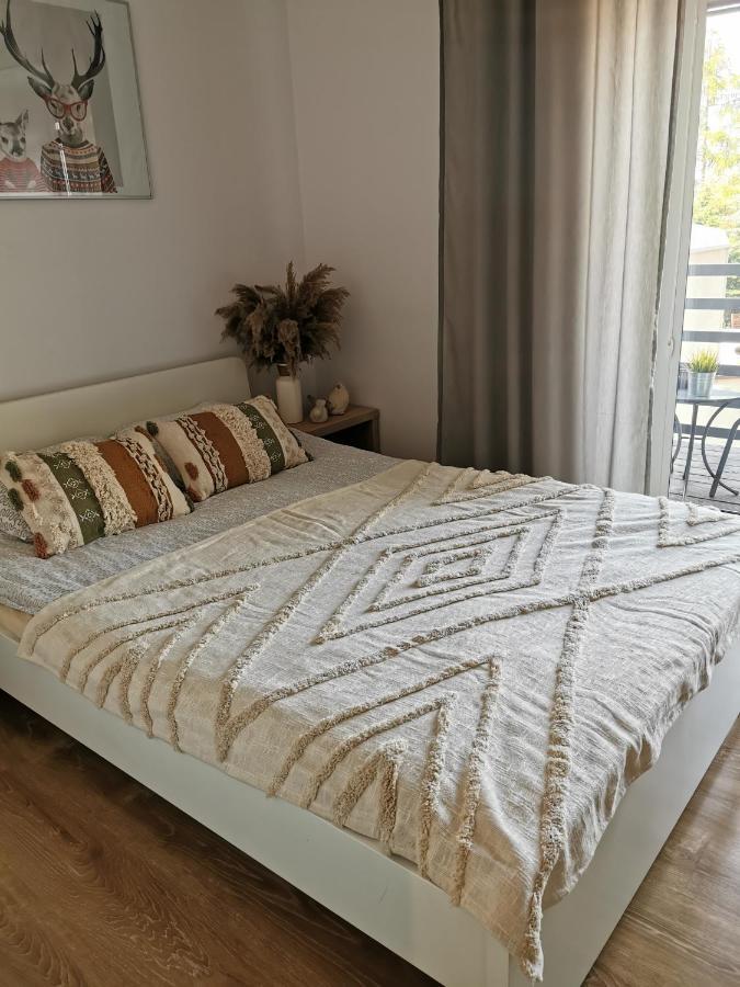Kamienica Apartman Uniejow Kültér fotó