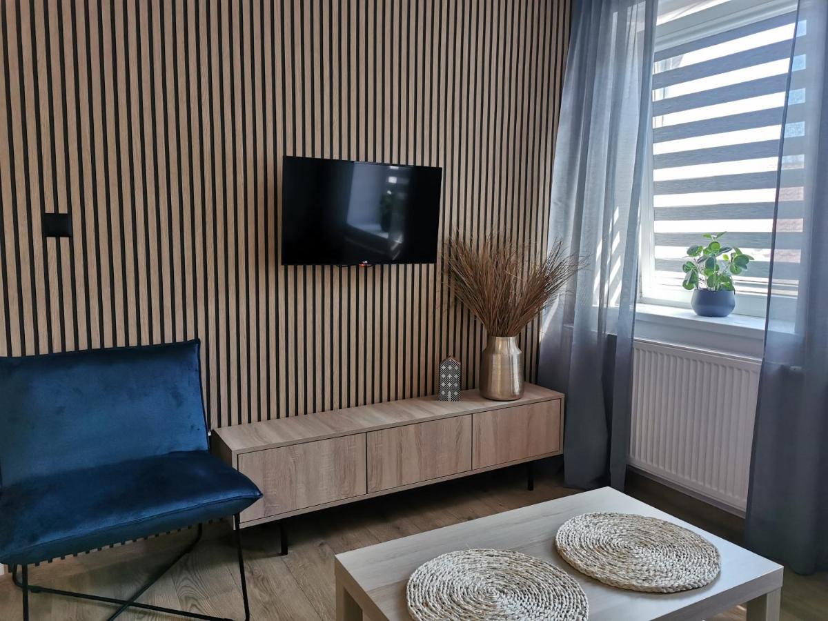 Kamienica Apartman Uniejow Kültér fotó