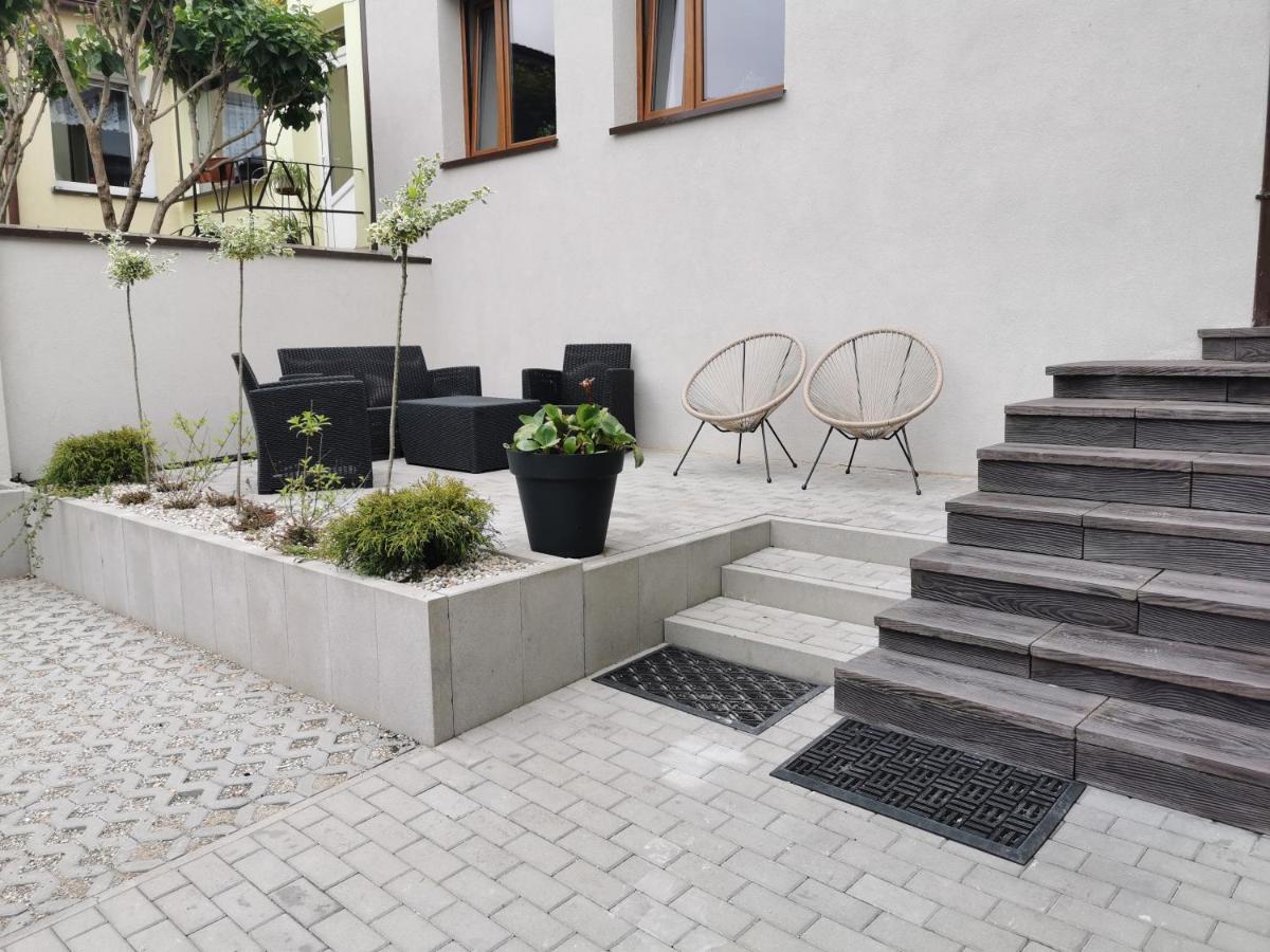 Kamienica Apartman Uniejow Kültér fotó