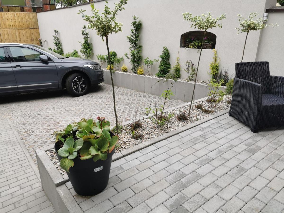 Kamienica Apartman Uniejow Kültér fotó
