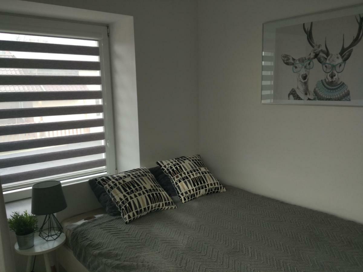 Kamienica Apartman Uniejow Kültér fotó